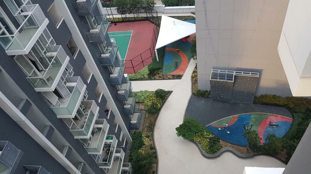 Mactan Newtown Condo With Garden And Ocean View 8Newtown Blvd Lapu-Lapu City Exterior photo