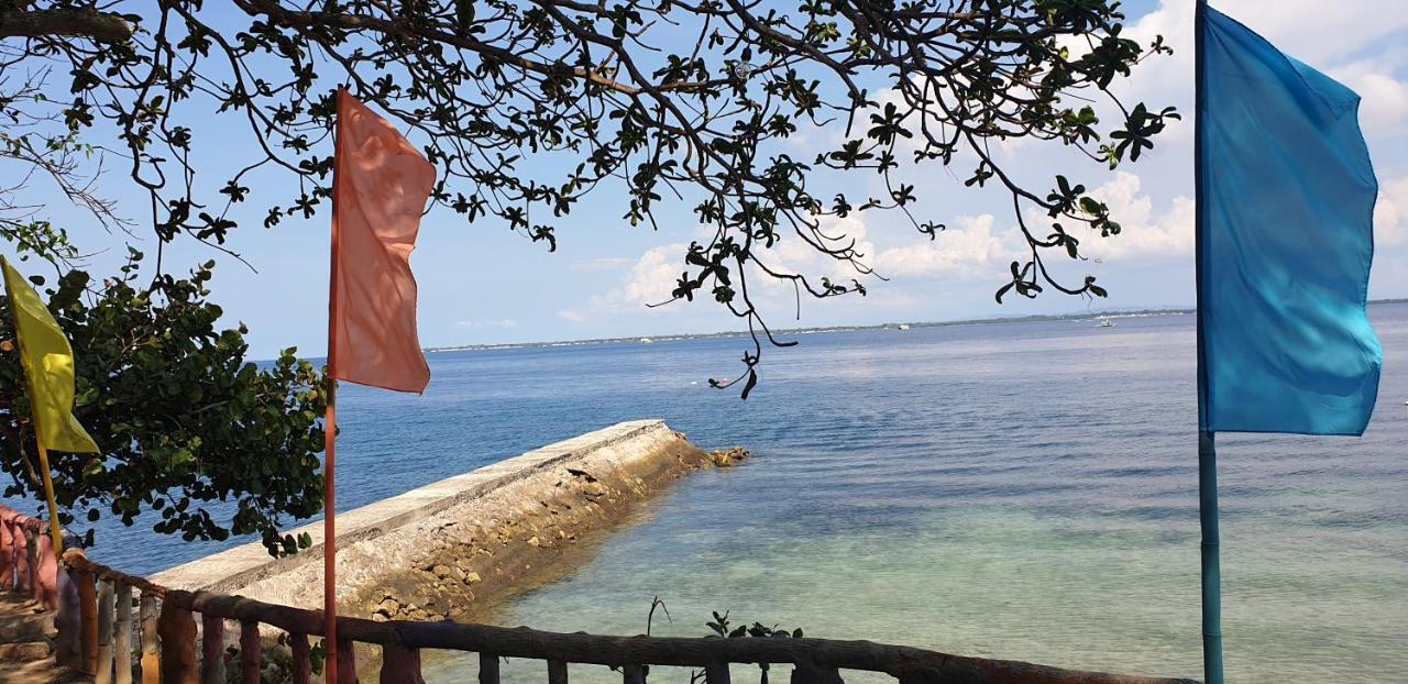 Mactan Newtown Condo With Garden And Ocean View 8Newtown Blvd Lapu-Lapu City Exterior photo